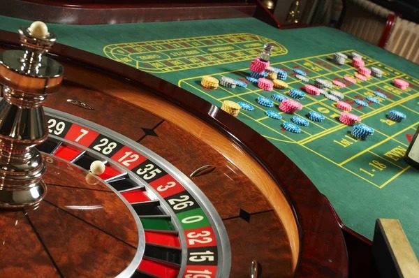 Mobile phone screen showing Ninja vs Samurai bet placement and payout display on panahbet login